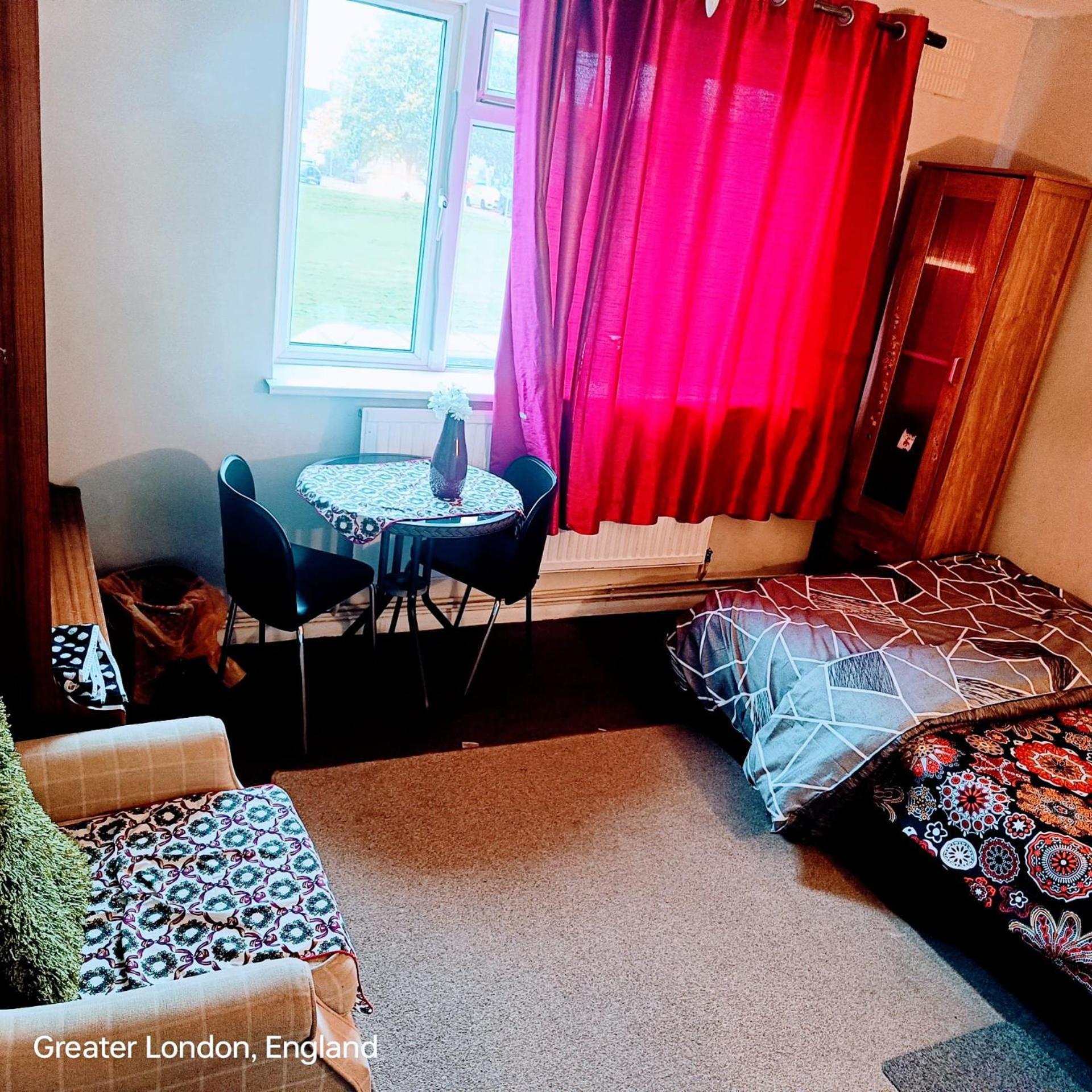 Cosy Private Room In Hornchurch, London With Free Parking Exterior foto